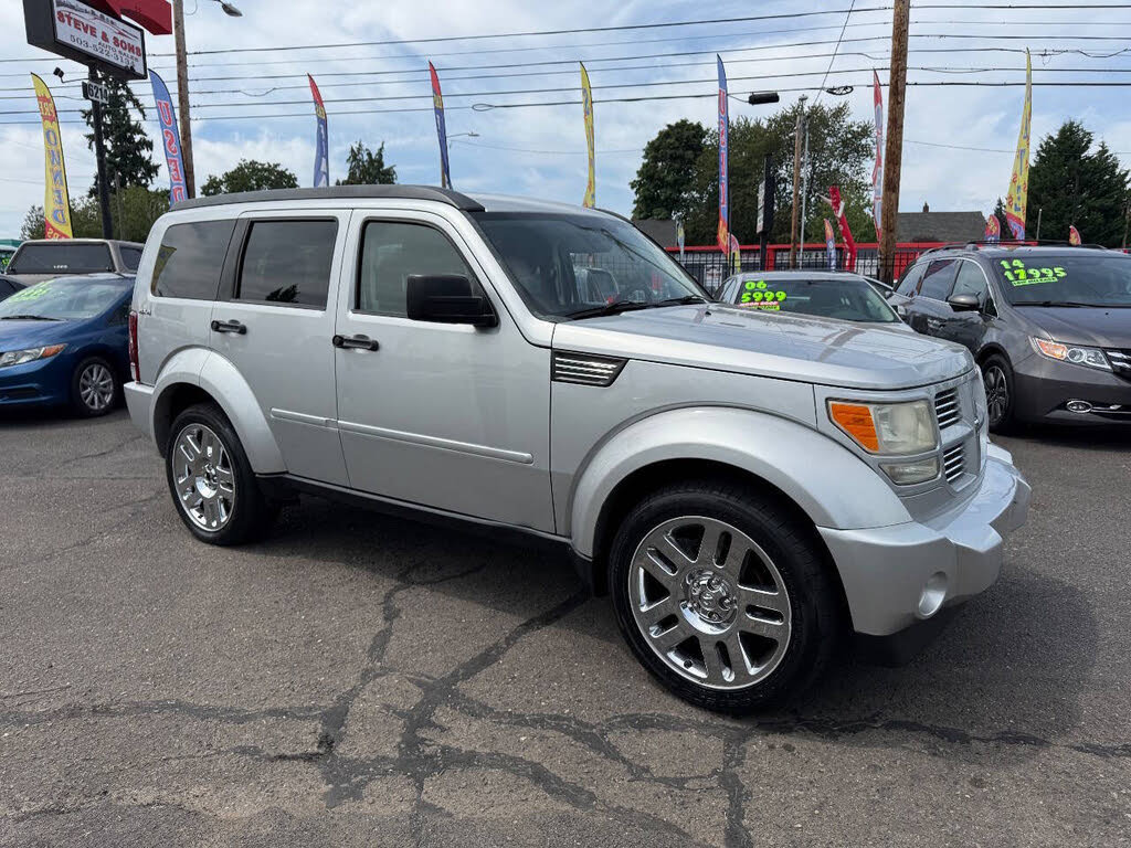 Used 2011 Dodge Nitro Heat image 2