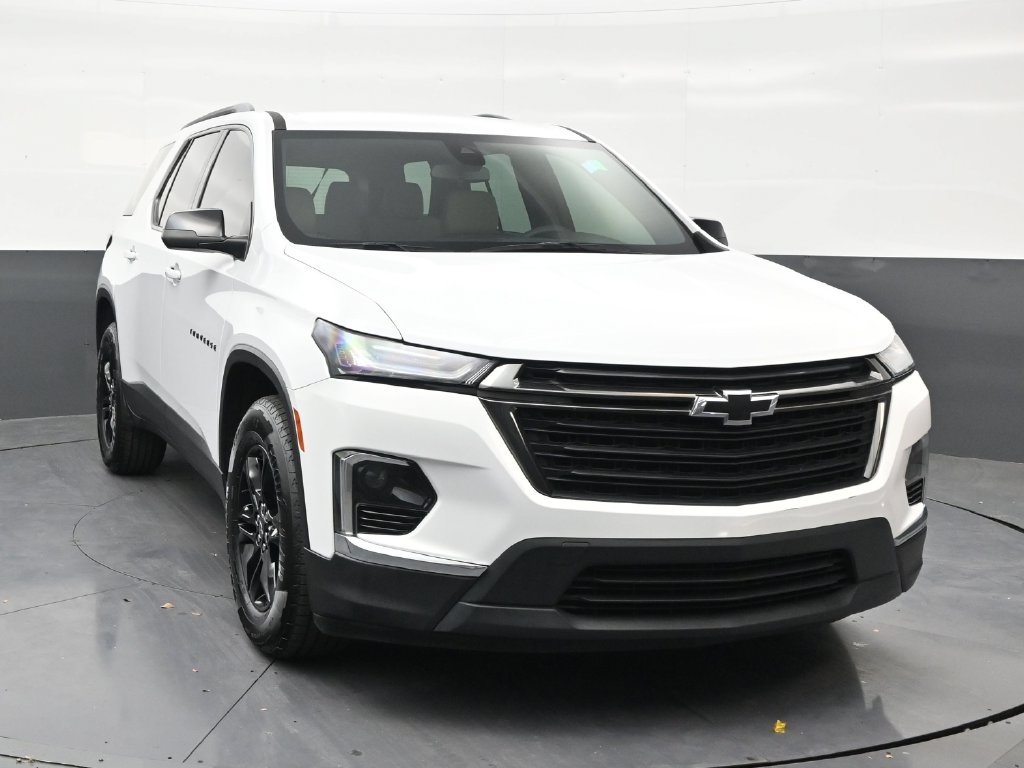Used 2022 Chevrolet Traverse LS w/ Midnight/Sport Edition FWD image 7