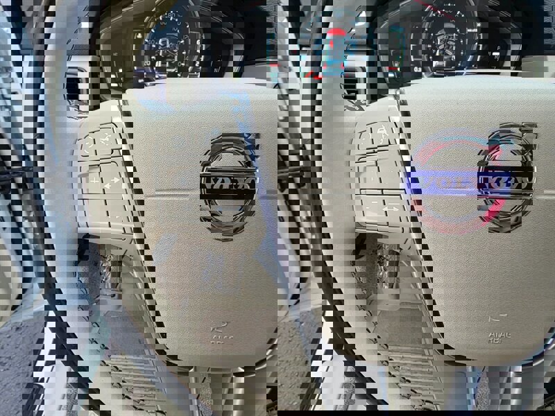 Used 2015 Volvo XC70 T6 Platinum w/ Protection Package image 33