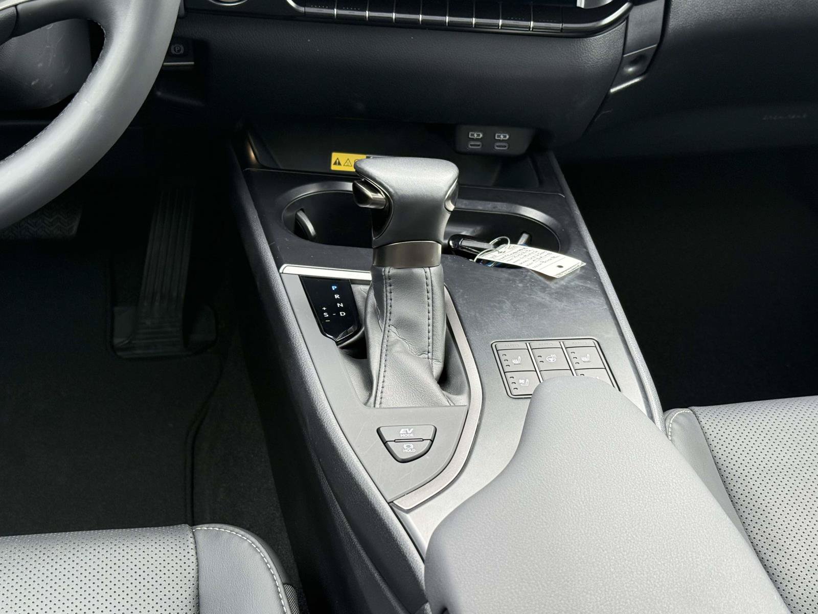 Used 2023 Lexus UX 250h AWD w/ Premium Package image 19