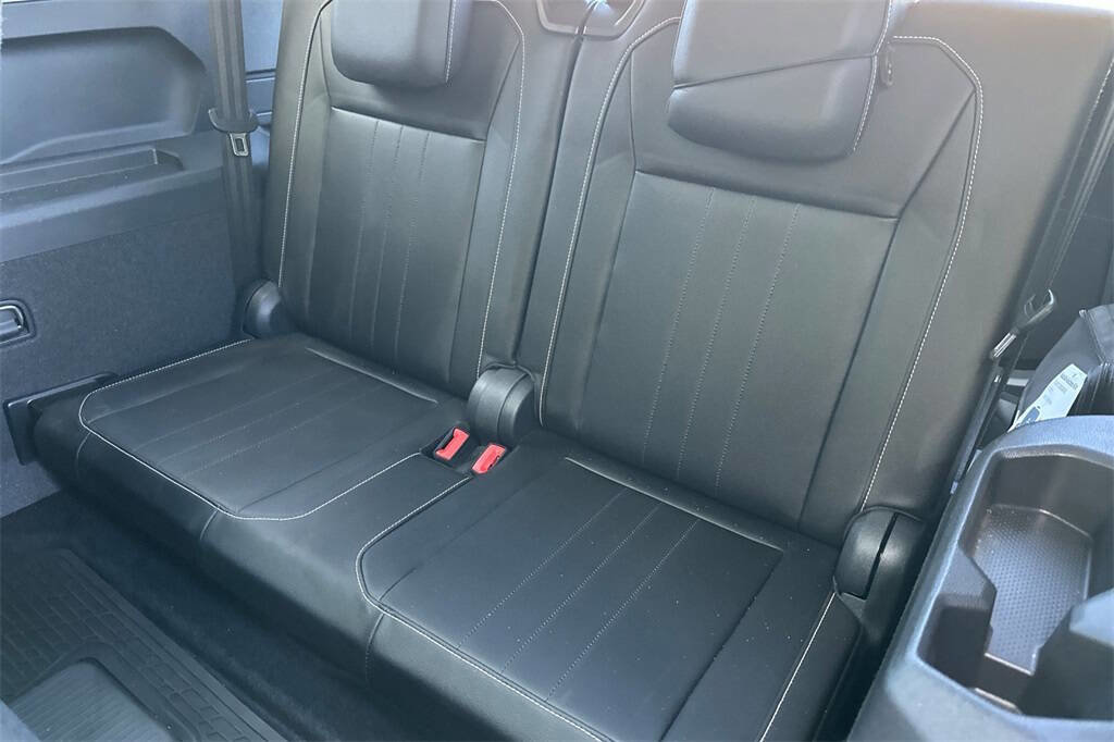 Used 2022 Volkswagen Tiguan SE image 15