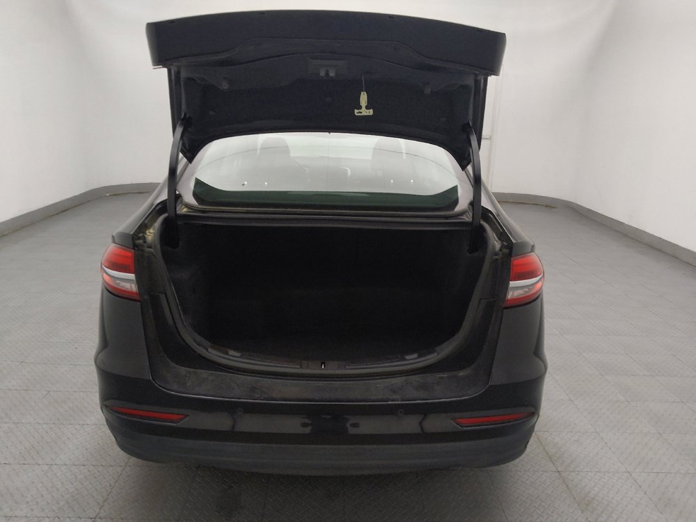 Used 2020 Ford Fusion SE image 29