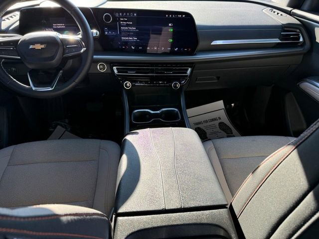 Used 2024 Chevrolet Traverse LT image 12