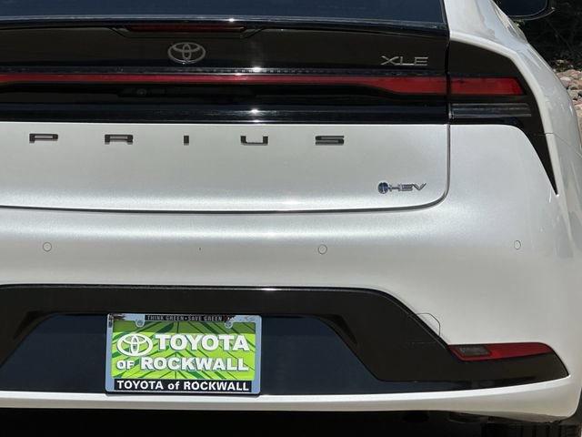 Used 2023 Toyota Prius XLE FWD image 6