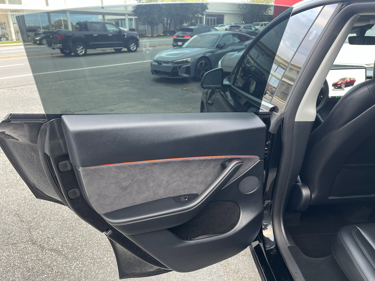 Used 2024 Tesla Model Y Long Range image 25