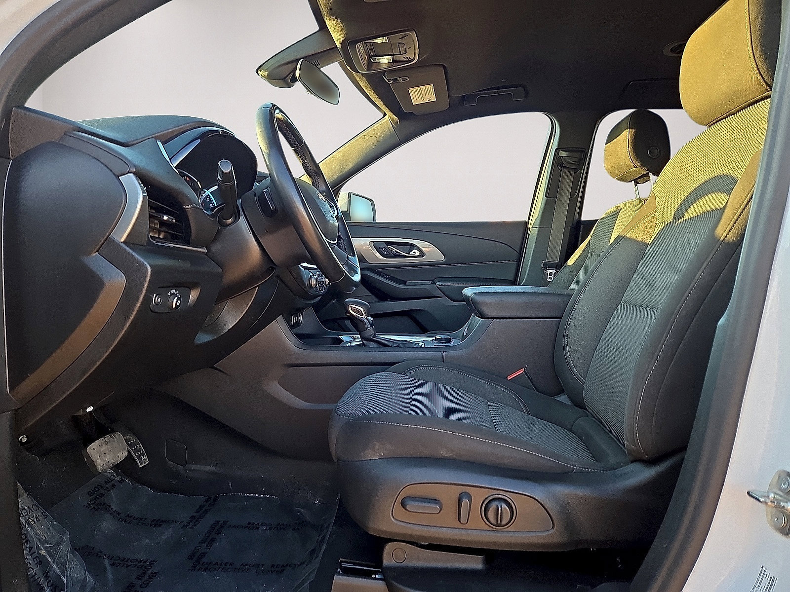 Used 2023 Chevrolet Traverse LT FWD image 24
