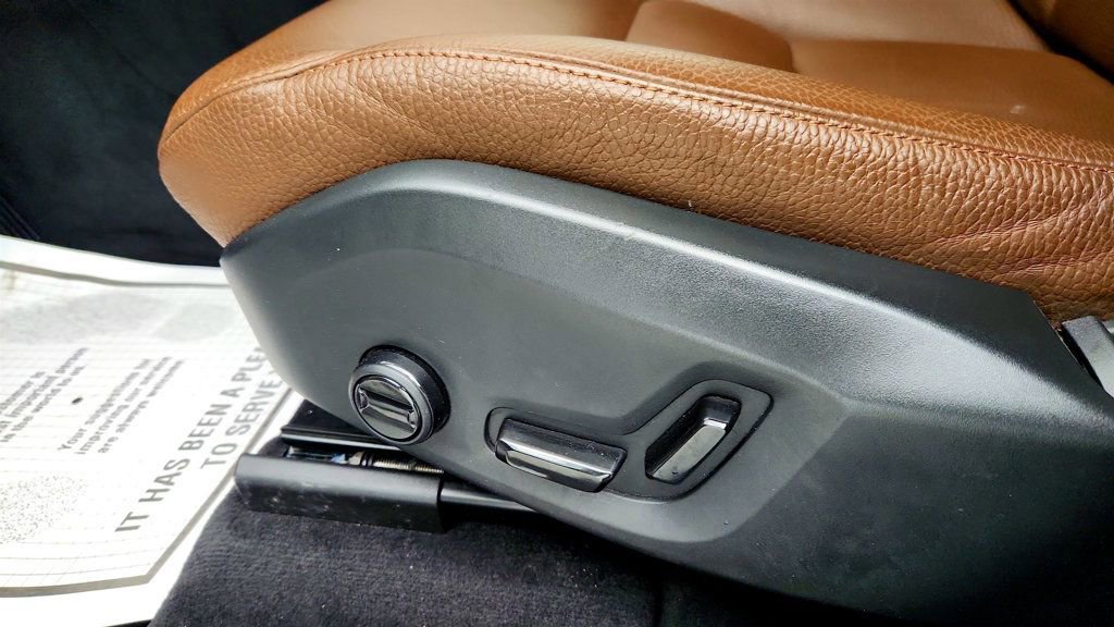 Used 2023 Volvo XC60 B5 Plus w/ Climate Package AWD/4WD image 12