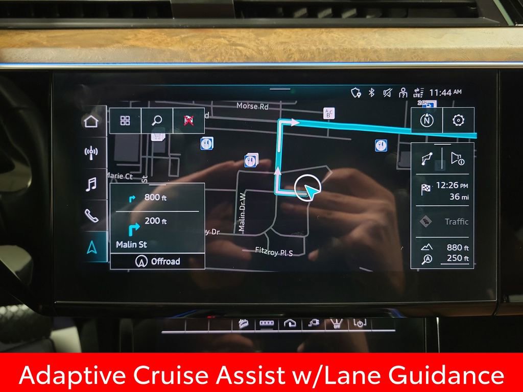 Used 2022 Audi e-tron Prestige w/ Prestige Package image 18