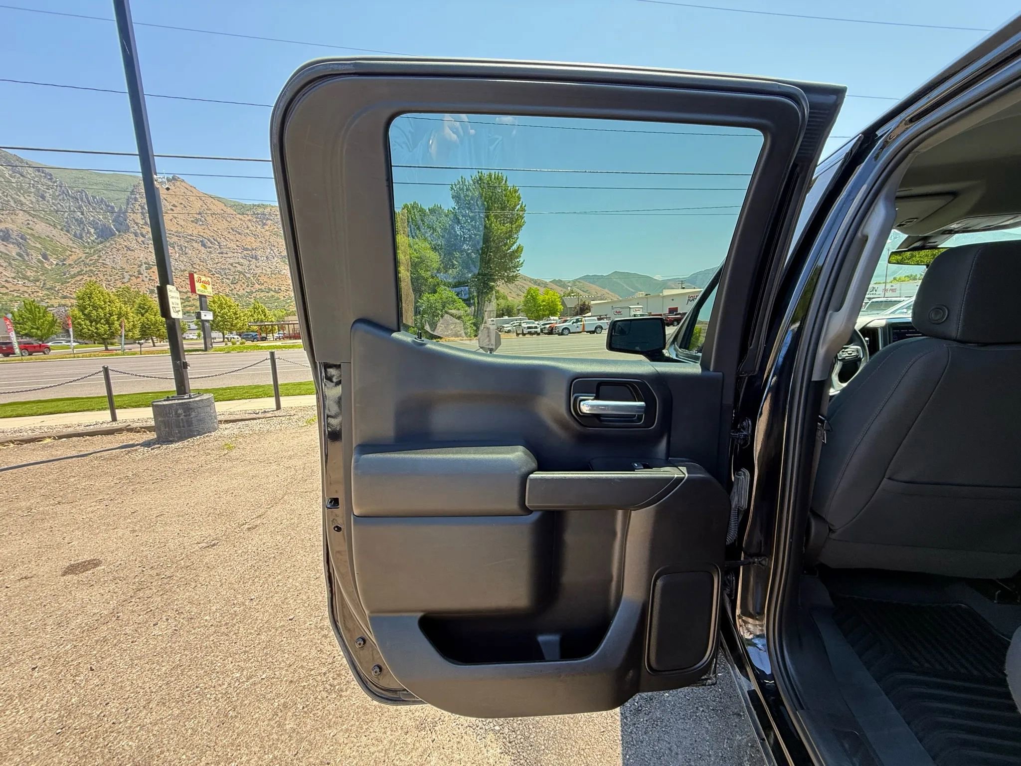 Used 2022 Chevrolet Silverado 1500 Custom w/ Safety Confidence Package image 20