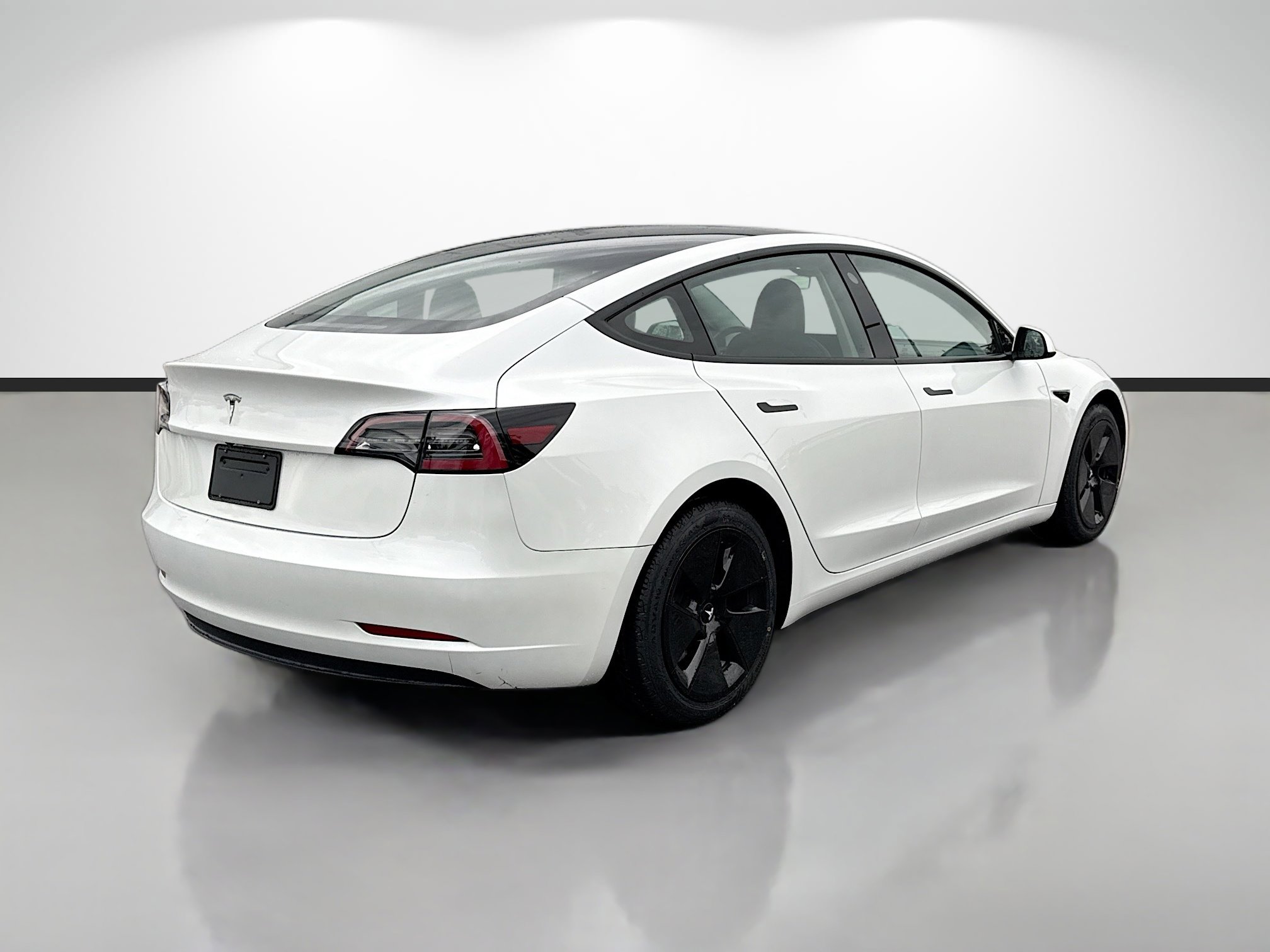 Used 2023 Tesla Model 3 Standard Range RWD image 3