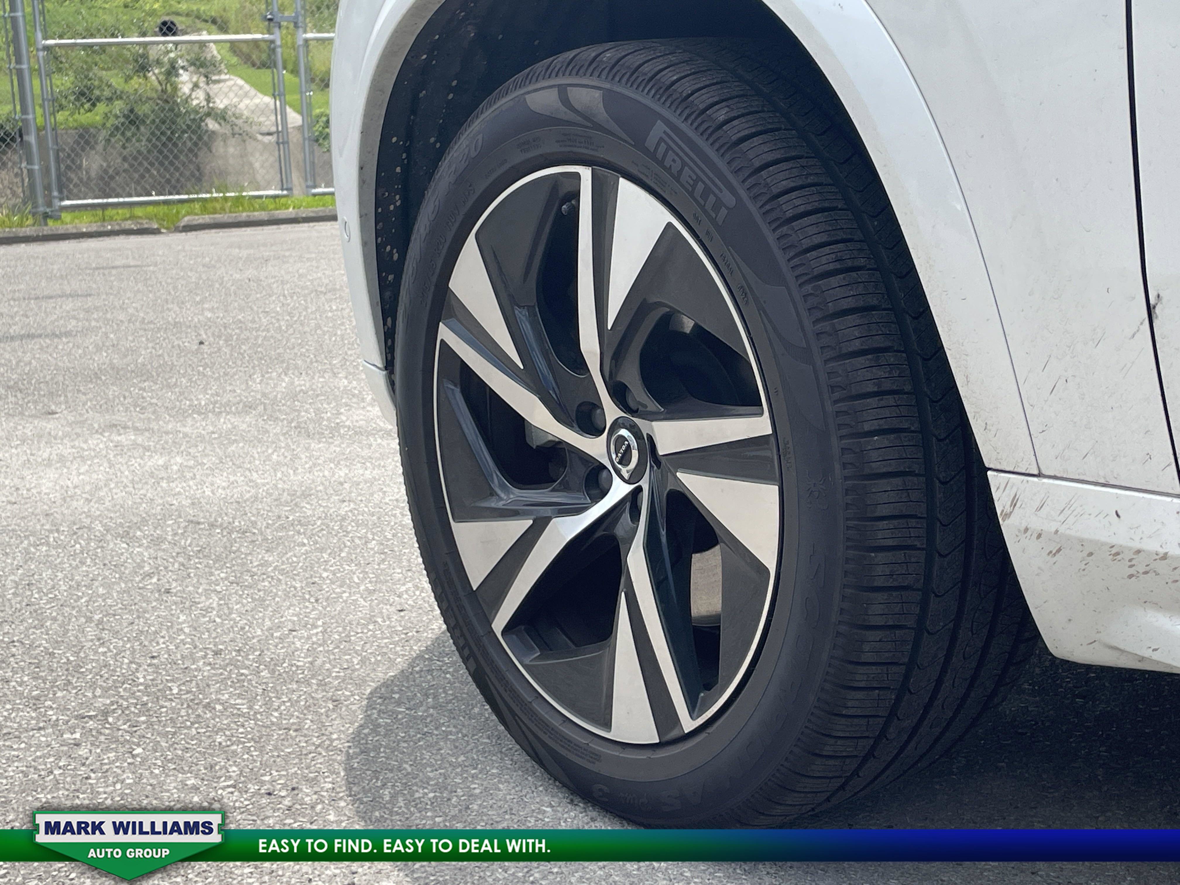 Used 2023 Volvo XC90 T8 Plus image 34