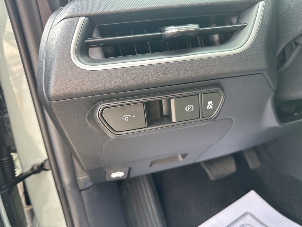 Used 2025 Kia K4 LXS image 15