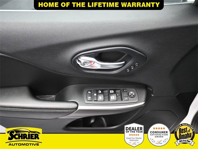 Used 2019 Jeep Cherokee Limited image 11