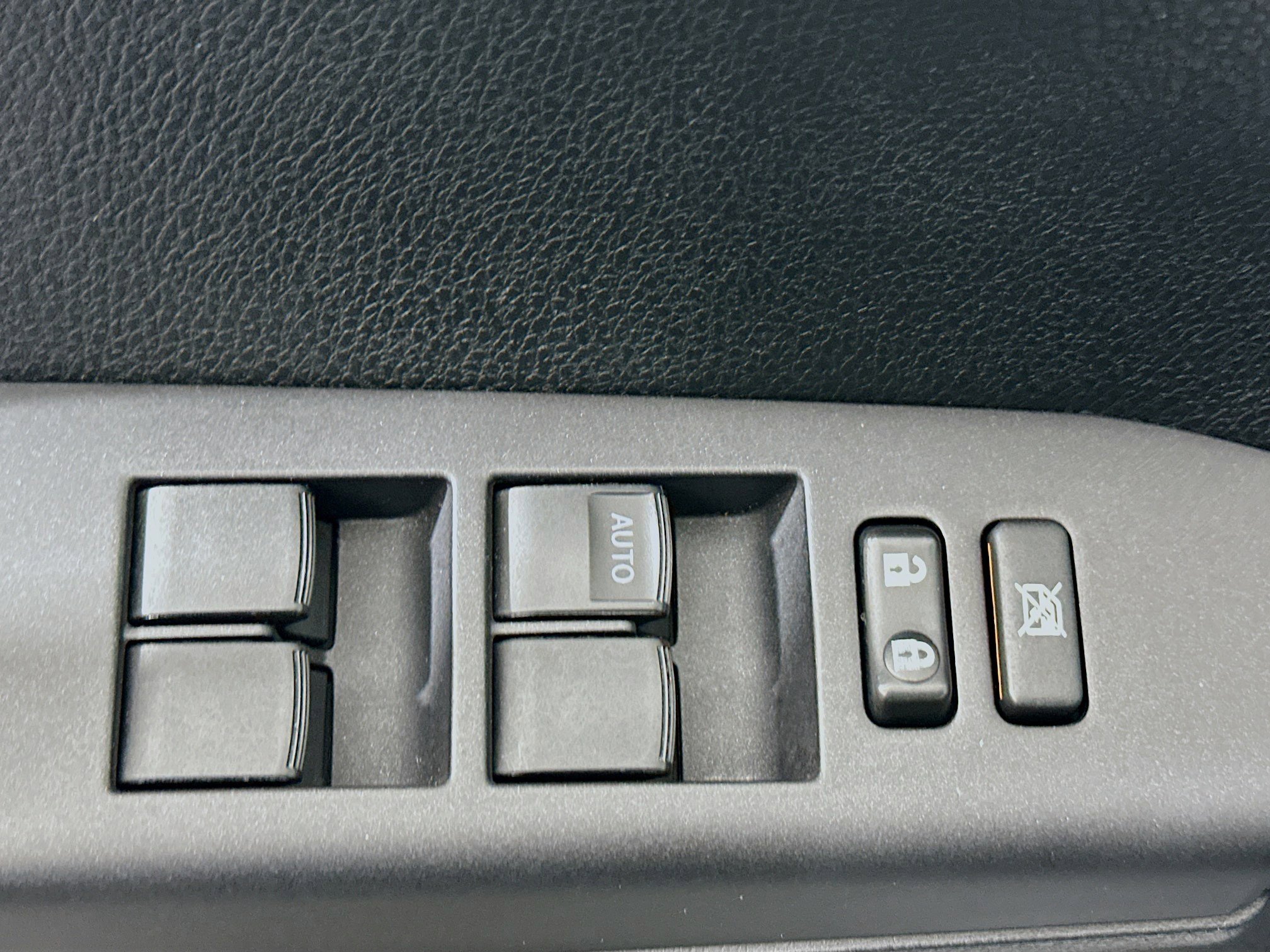 Used 2017 Toyota RAV4 XLE FWD image 15