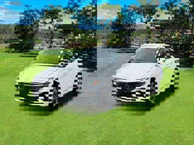 New 2025 Hyundai Elantra SEL image 19