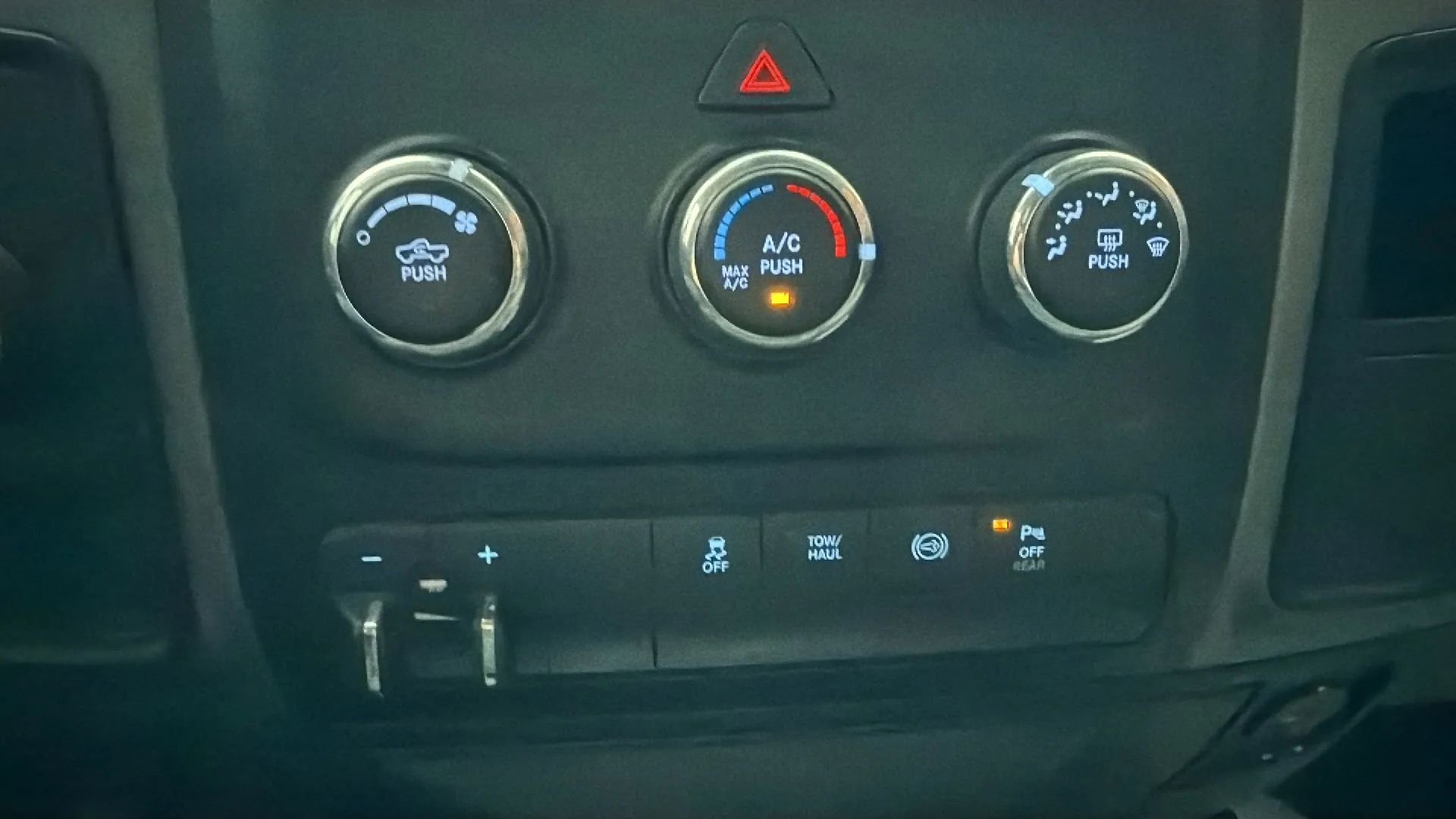 Used 2016 RAM 2500 Tradesman w/ Chrome Appearance Group image 23