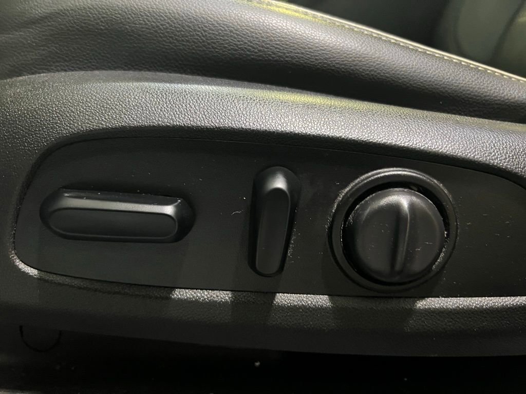 Used 2018 GMC Acadia Denali w/ LPO, Floor Liner Package image 18