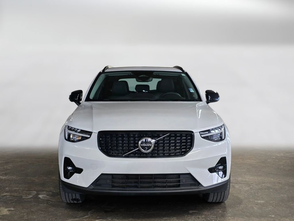 Certified 2024 Volvo XC40 B5 Plus w/ Protection Package Premier AWD/4WD image 2