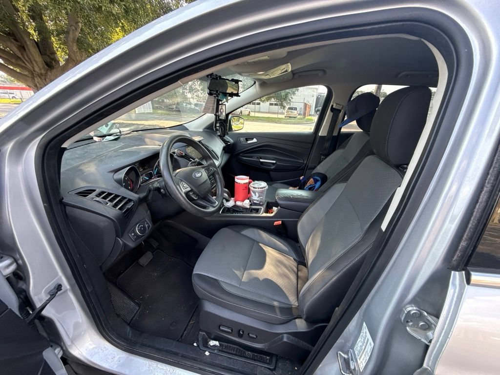 Used 2019 Ford Escape SE FWD image 16