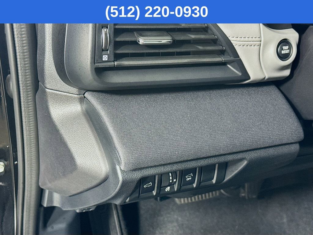 Used 2025 Subaru Outback Premium AWD/4WD image 11