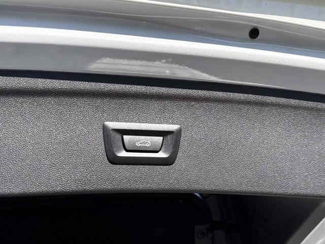 New 2026 BMW iX xDrive60 w/ M Sport Package image 12