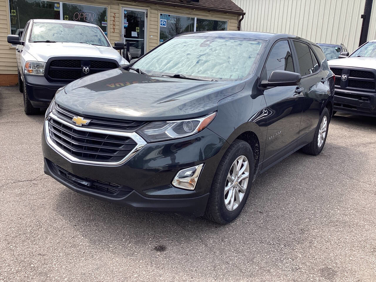 Used 2020 Chevrolet Equinox LS image 35