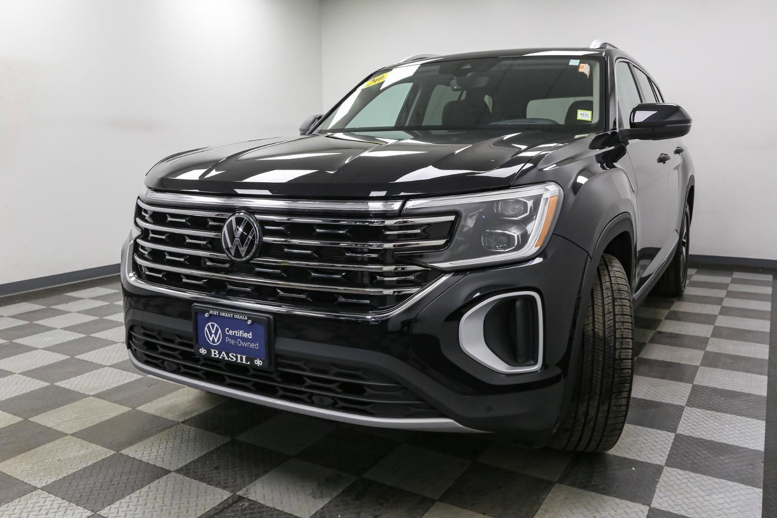 Certified 2025 Volkswagen Atlas SEL image 5