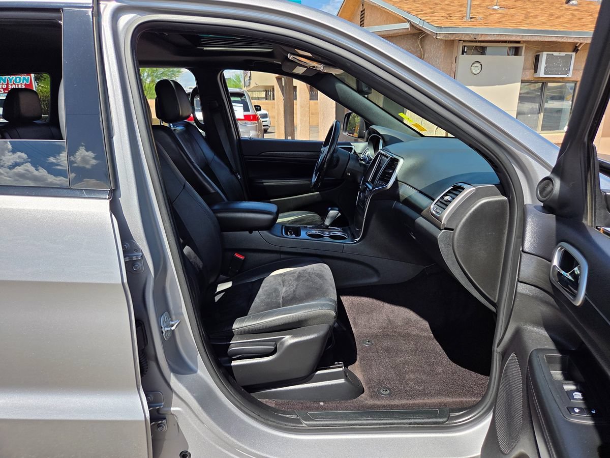 Used 2018 Jeep Grand Cherokee Altitude RWD image 53