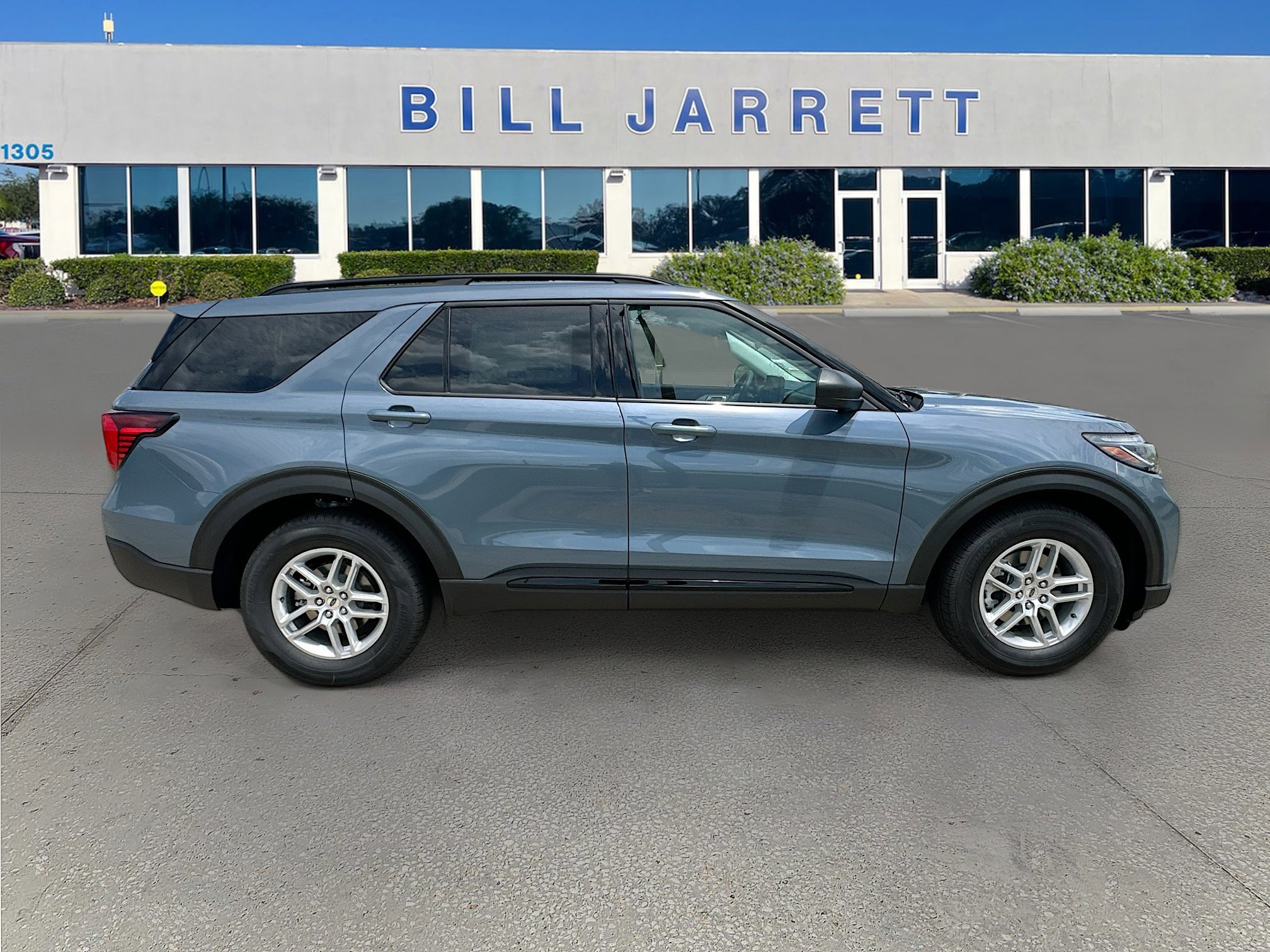 New 2026 Ford Explorer Active RWD image 3