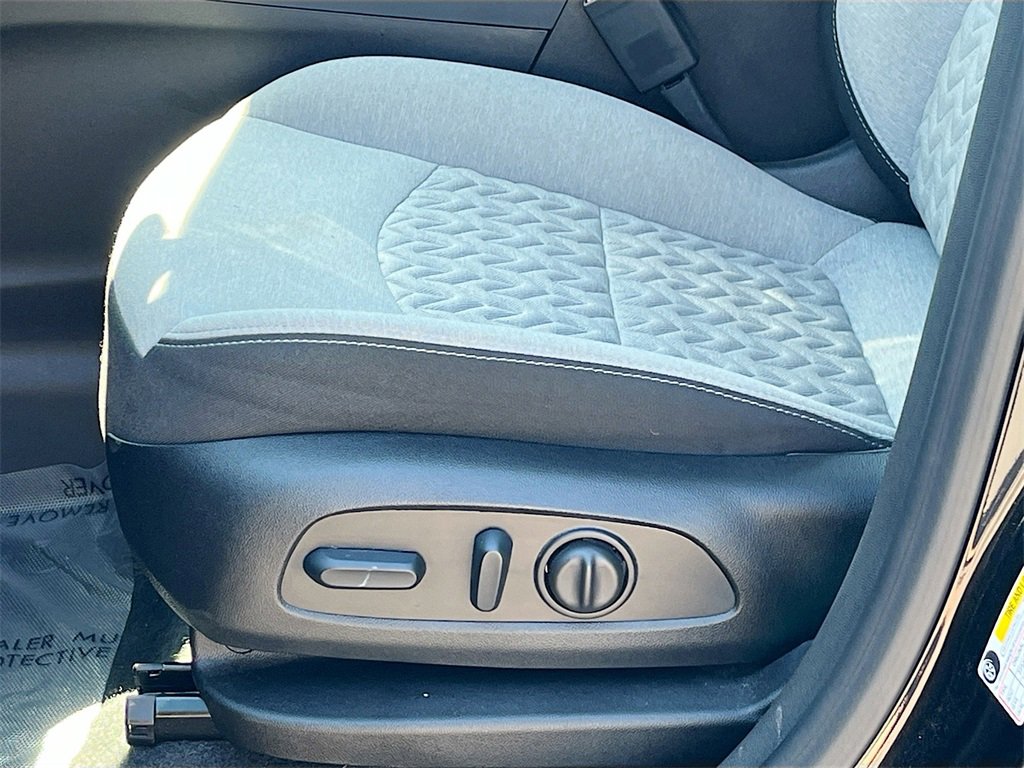 Used 2024 Chevrolet Equinox LS w/ LS Convenience Package image 18