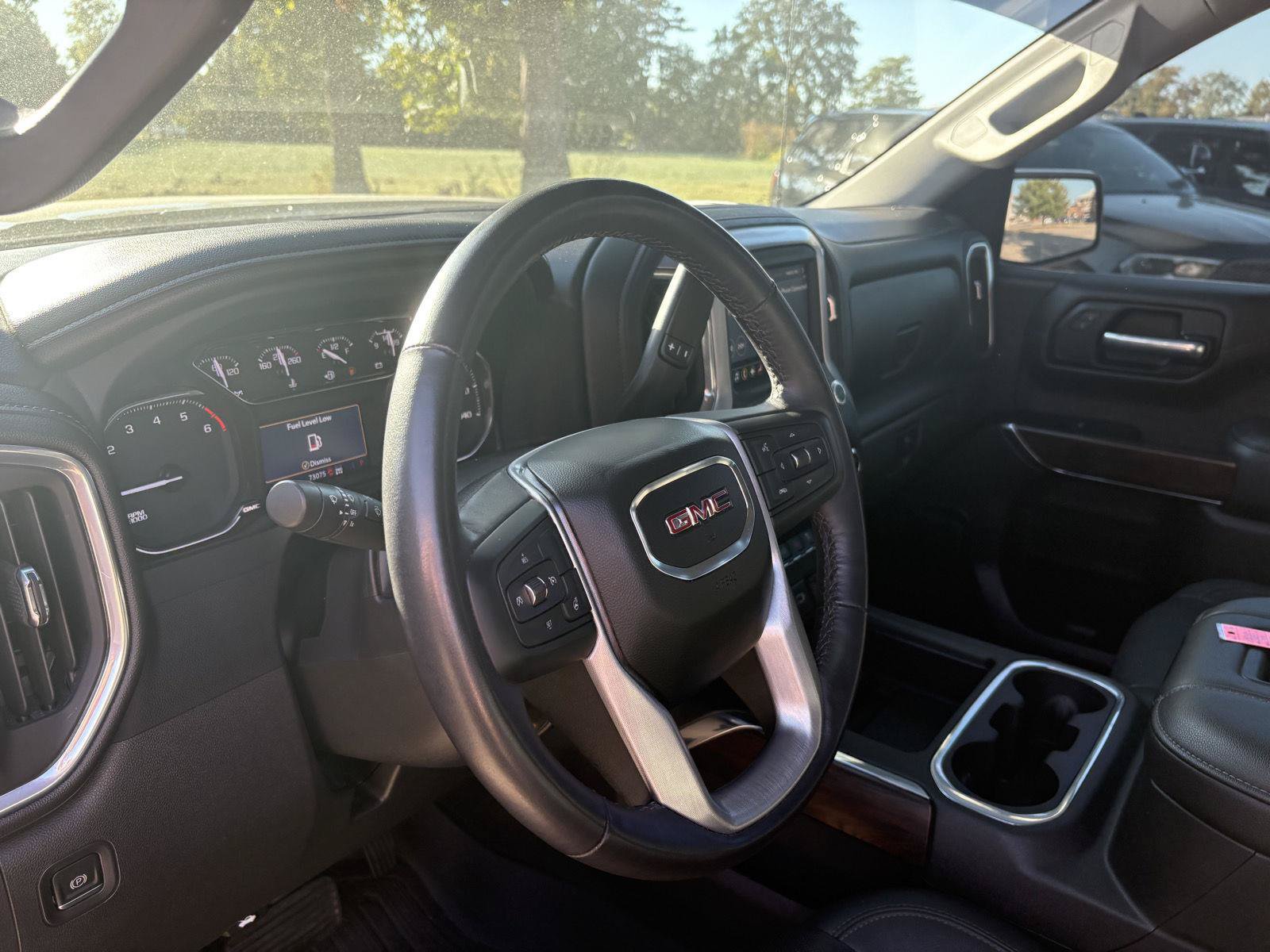 Used 2022 GMC Sierra 1500 SLT w/ SLT Premium Package AWD/4WD image 10