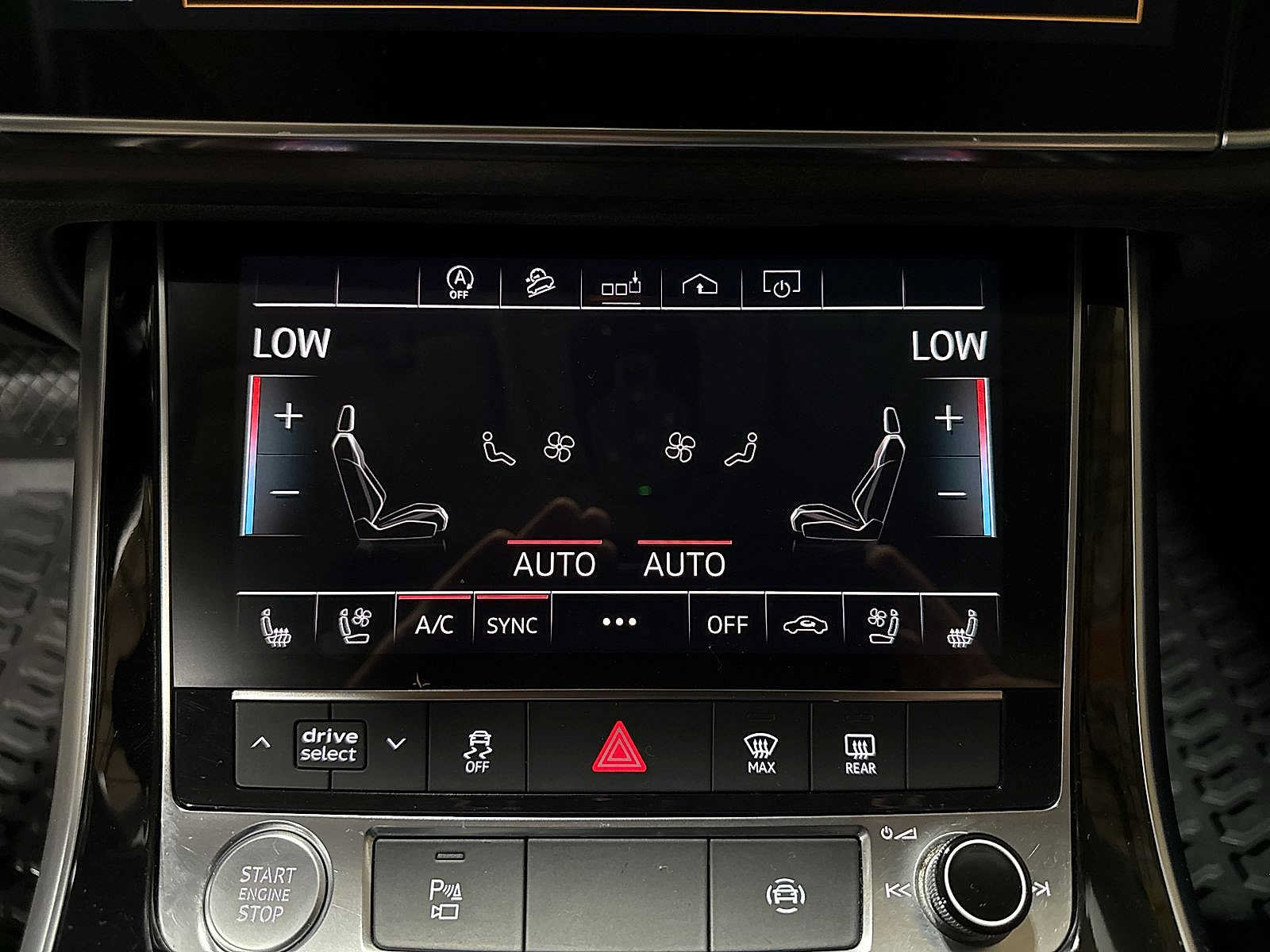 Used 2020 Audi Q8 Premium Plus w/ Premium Plus Package AWD/4WD image 22