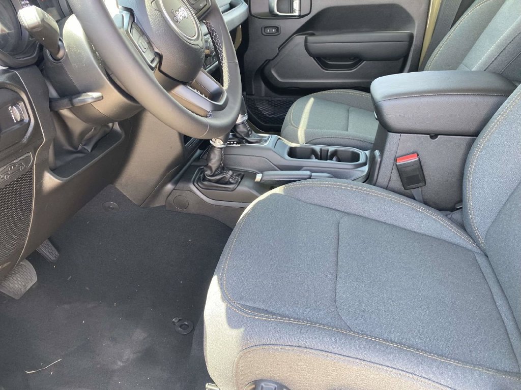 New 2026 Jeep Gladiator Sport AWD/4WD image 11