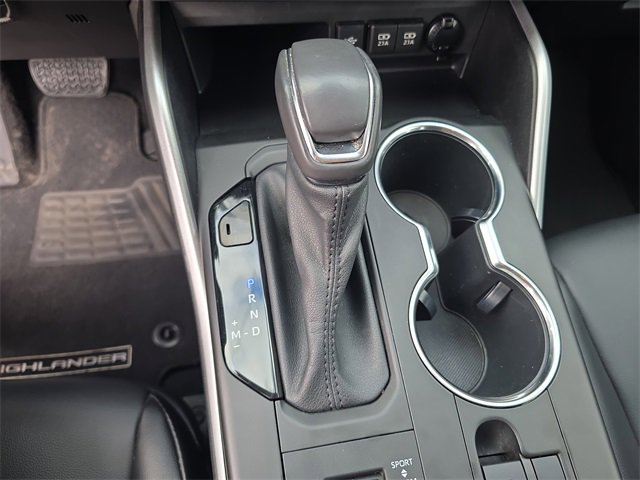 Used 2021 Toyota Highlander XLE image 22