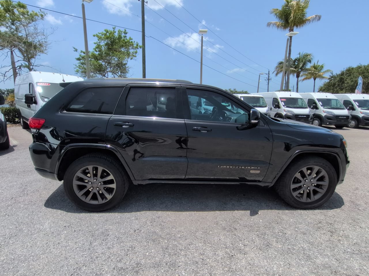 Used 2017 Jeep Grand Cherokee Limited 75th Anniversary AWD/4WD image 4