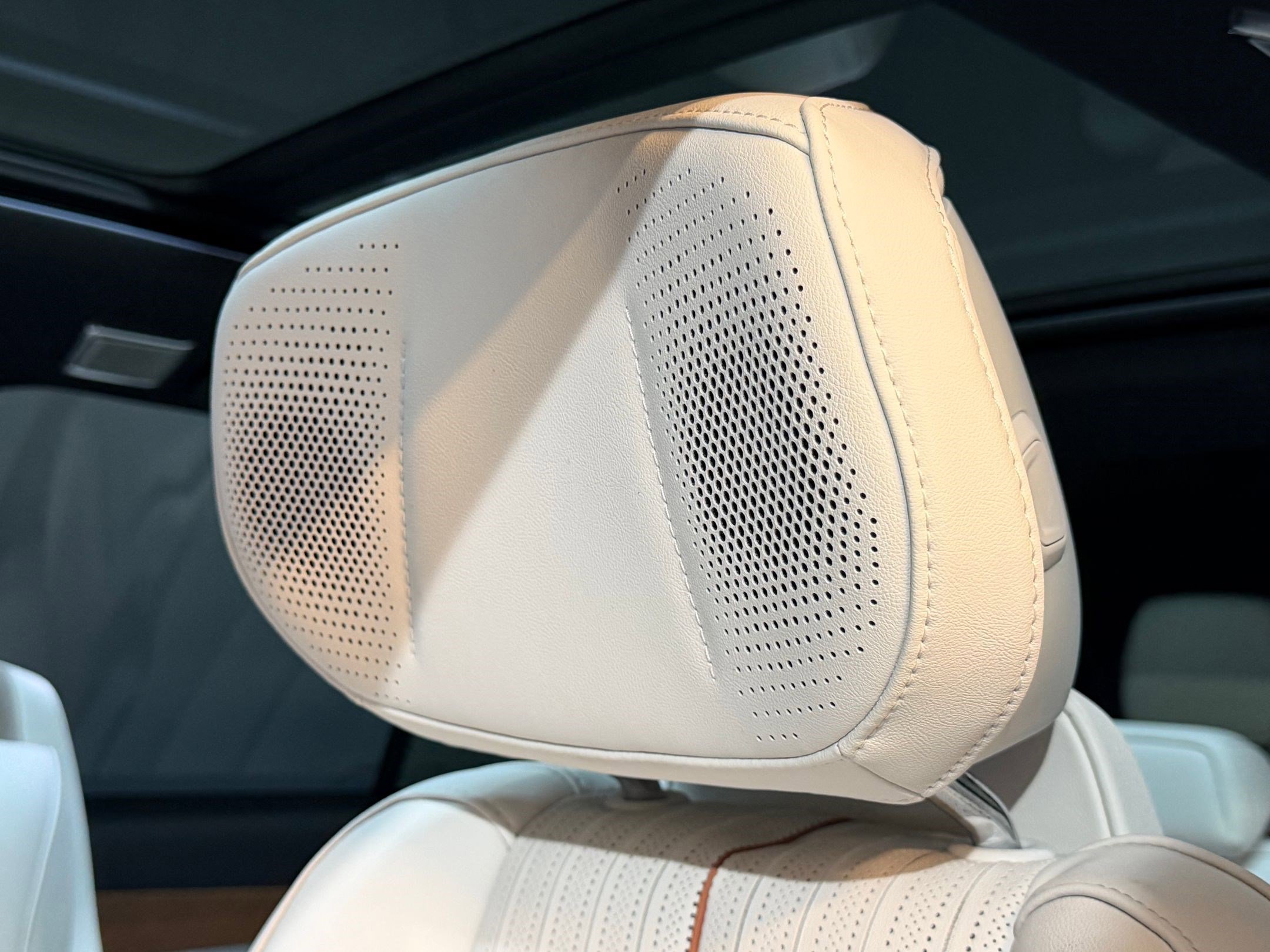 New 2026 Cadillac Vistiq Sport image 27