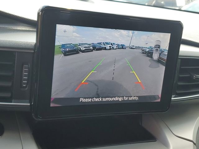 Used 2023 Ford Explorer XLT w/ Equipment Group 202A AWD/4WD image 17