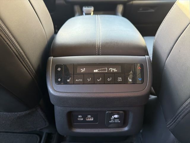 Used 2024 Nissan Pathfinder Platinum w/ Cargo Package image 14