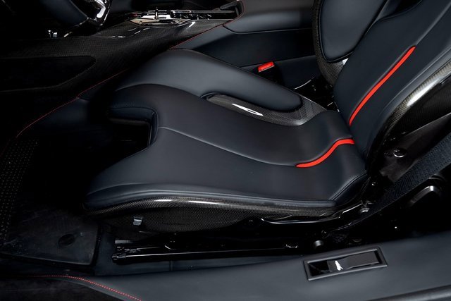 Used 2024 Ferrari SF90 Spider image 22