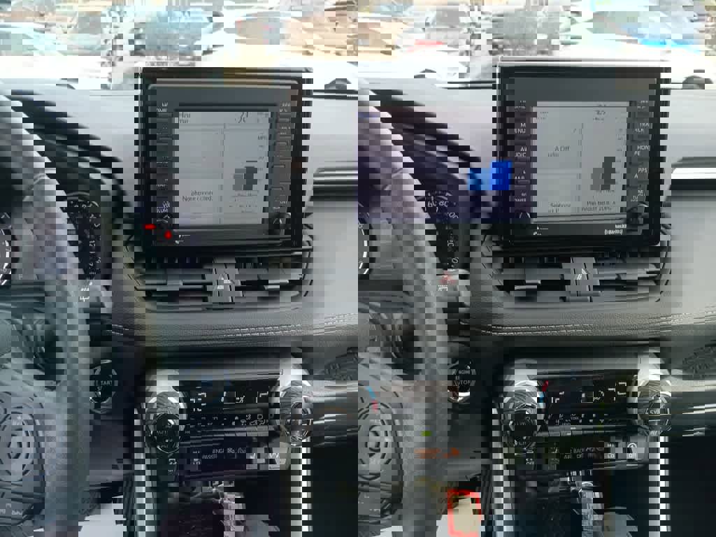 Used 2022 Toyota RAV4 XLE w/ Convenience Package image 13