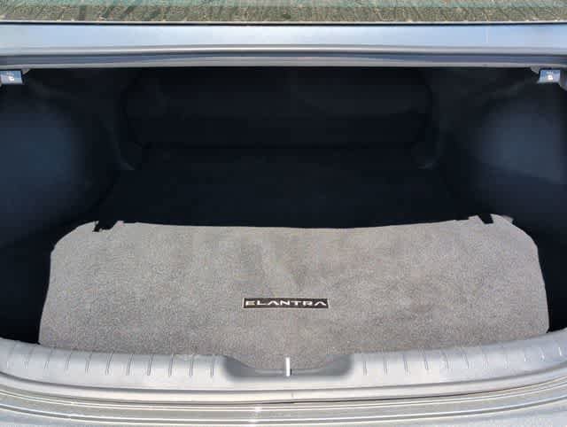 Used 2025 Hyundai Elantra SE FWD image 28