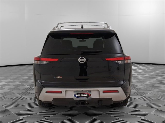 Used 2024 Nissan Pathfinder Platinum w/ Black Appearance Package image 4