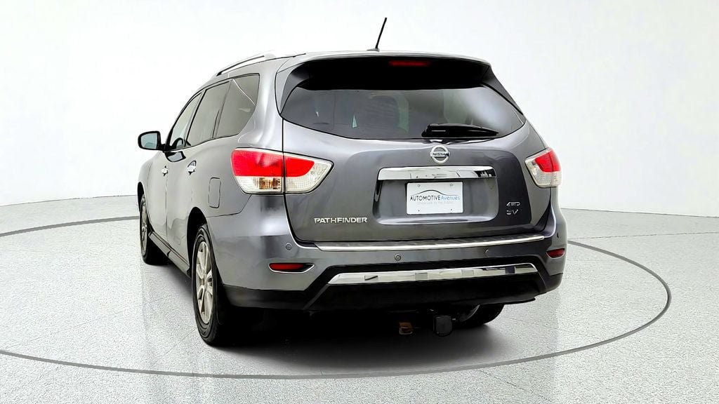 Used 2016 Nissan Pathfinder SV AWD/4WD image 6