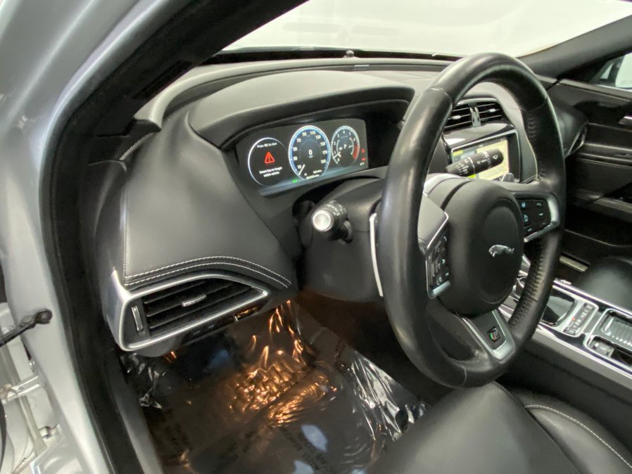 Used 2018 Jaguar XE S image 36