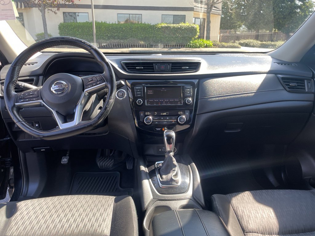 Used 2020 Nissan Rogue SV image 36