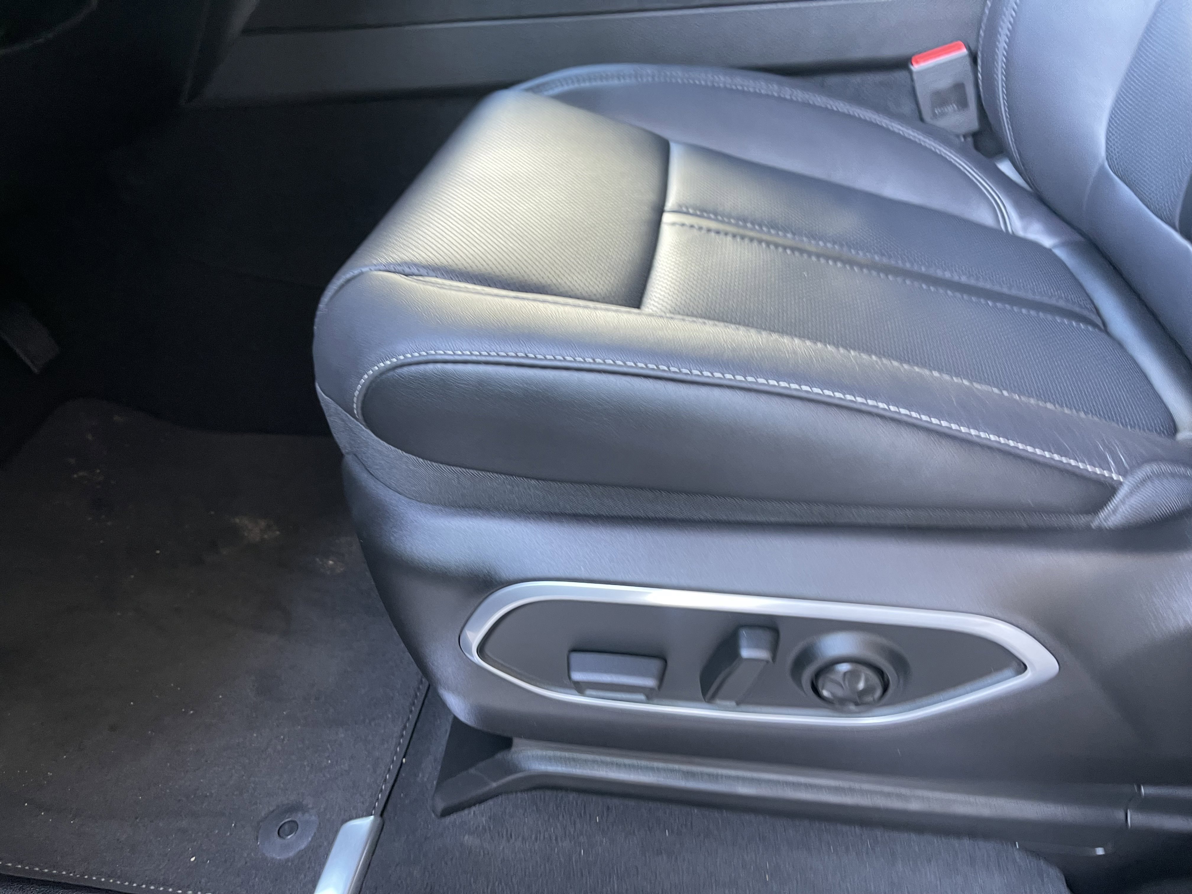 New 2026 Jeep Grand Wagoneer L Limited AWD/4WD image 14