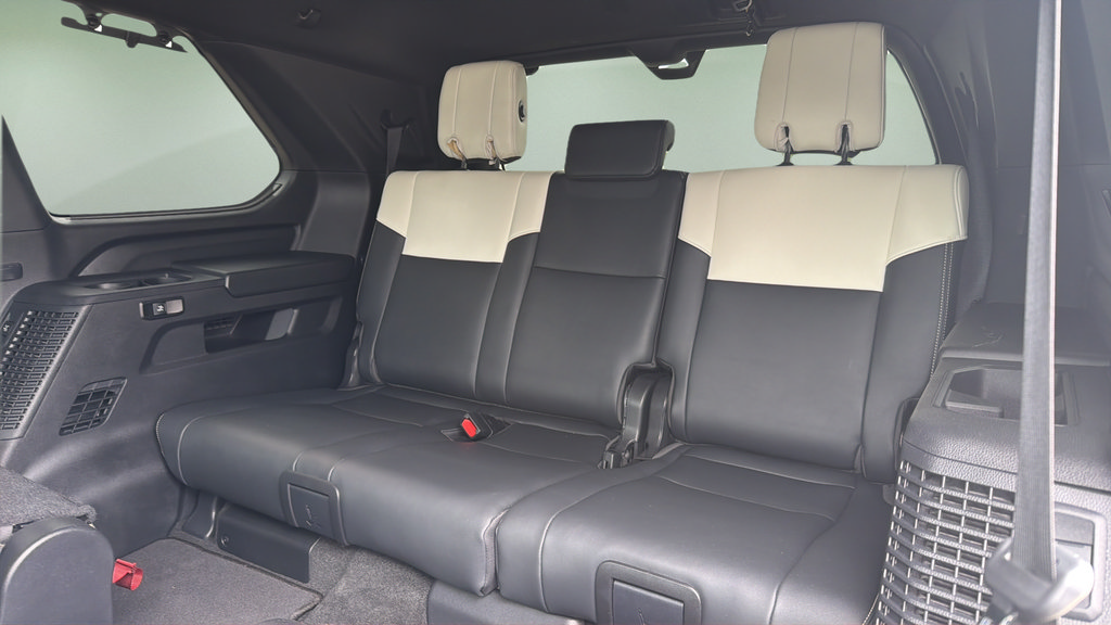 Used 2023 Toyota Sequoia Capstone AWD/4WD image 17