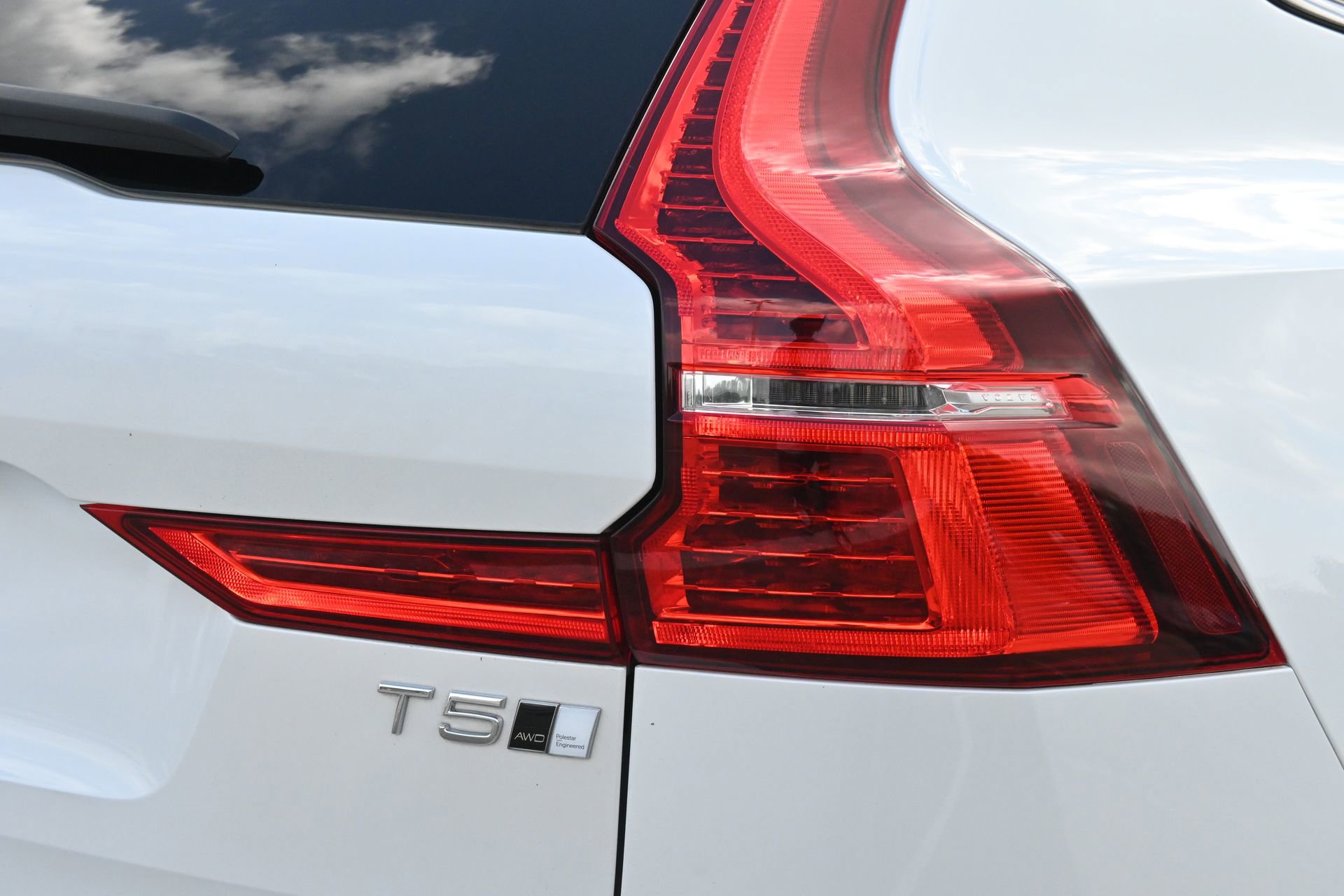 Used 2021 Volvo XC60 T5 R-Design w/ Advanced Package image 23