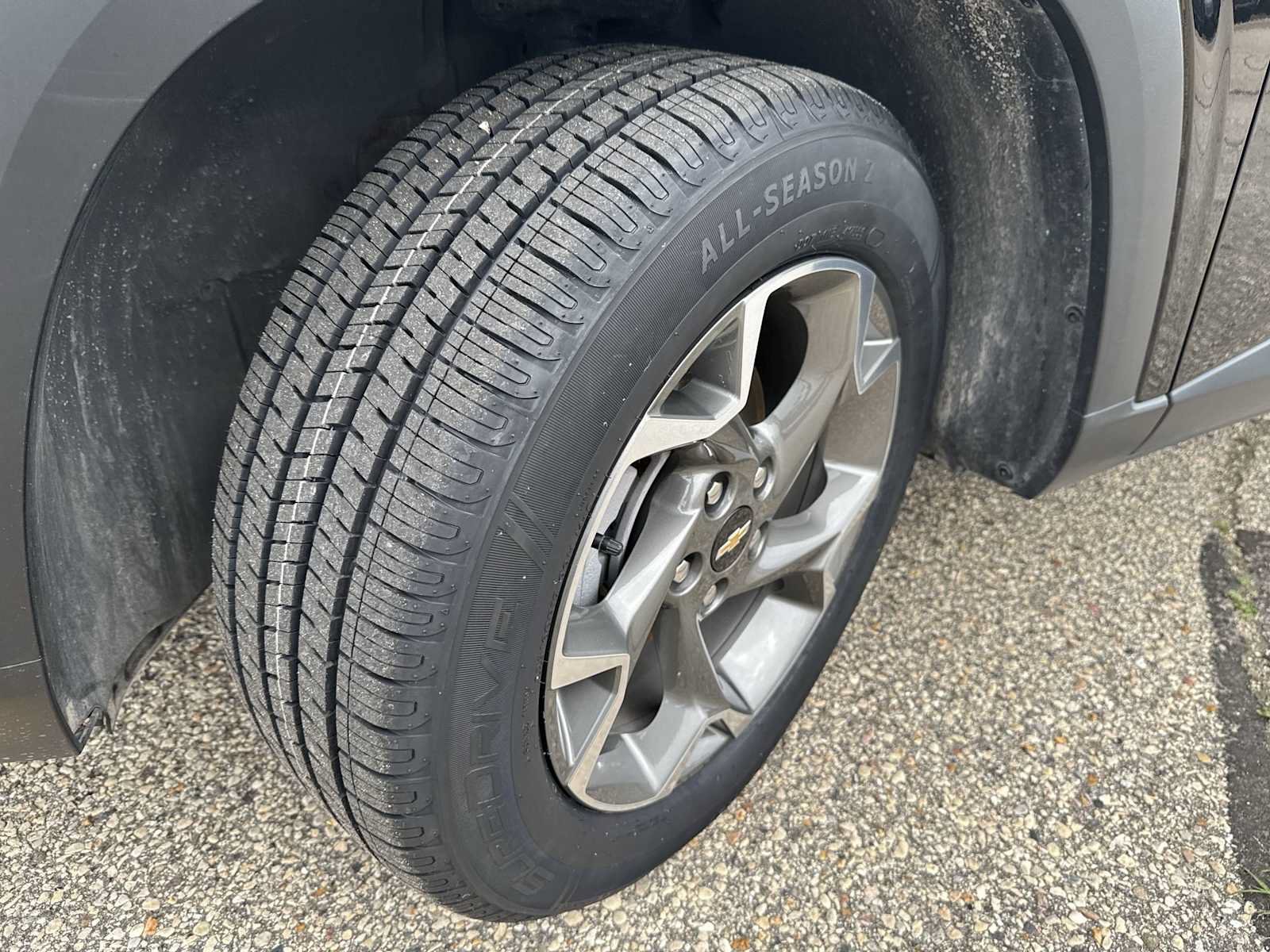 Certified 2025 Chevrolet Trax LT FWD image 3