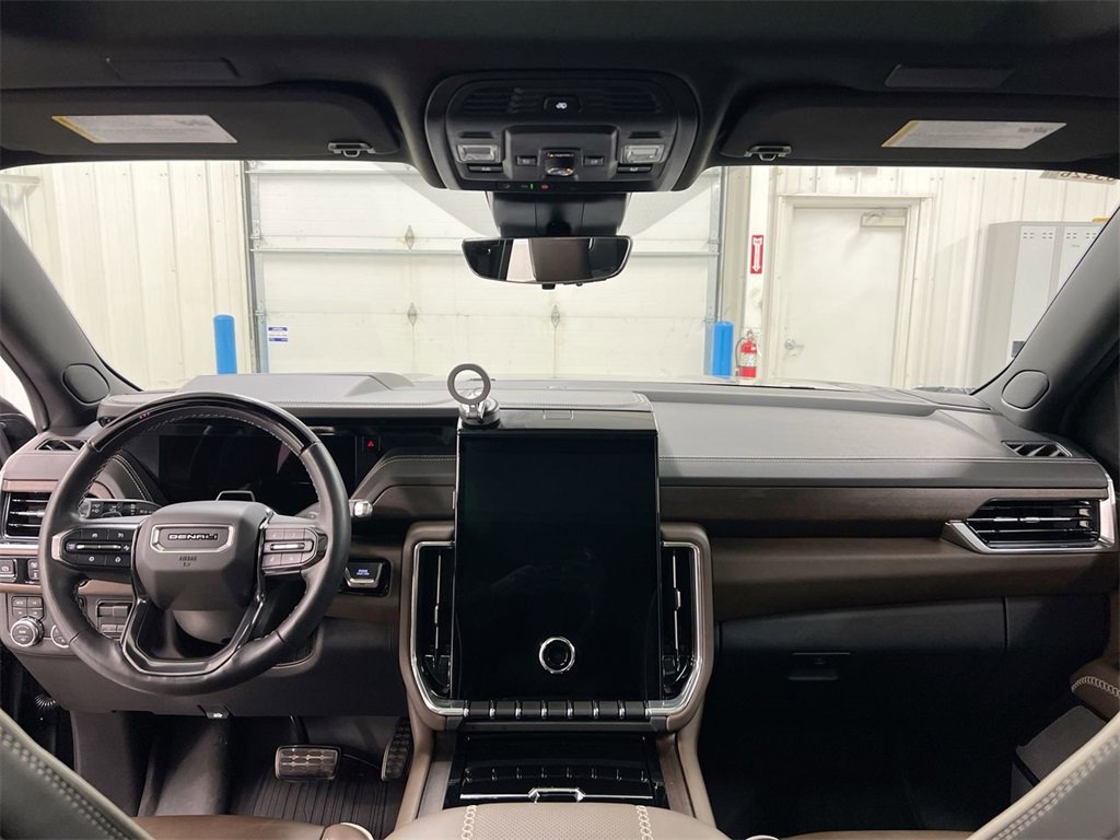 Used 2025 GMC Yukon Denali Ultimate image 10